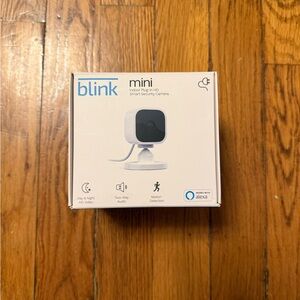 Blink Mini Indoor Plug-in HD Smart Security Camera - White
